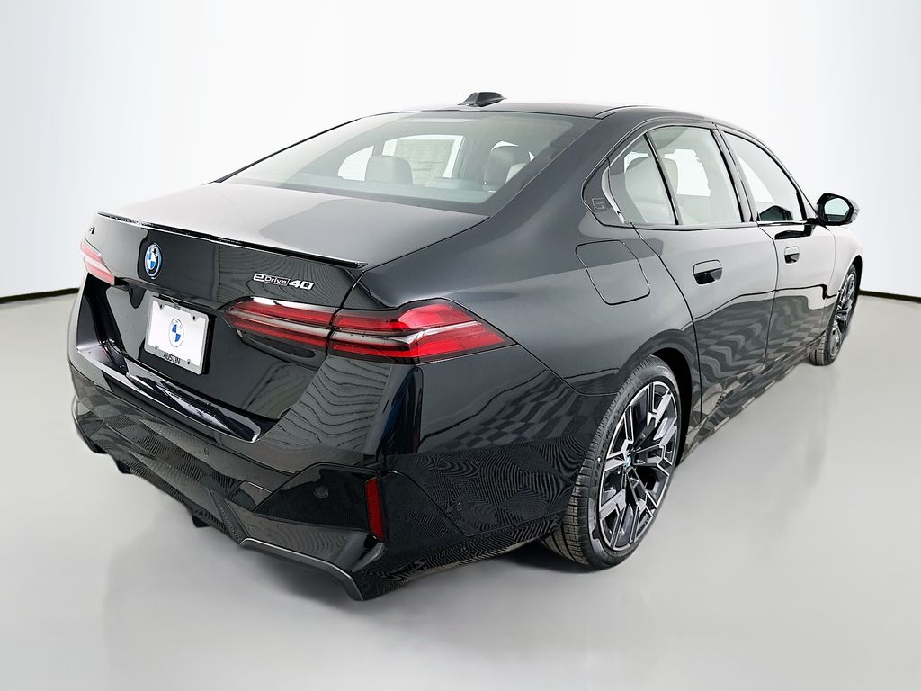 Thumbnail: 2026 BMW i5 - 5