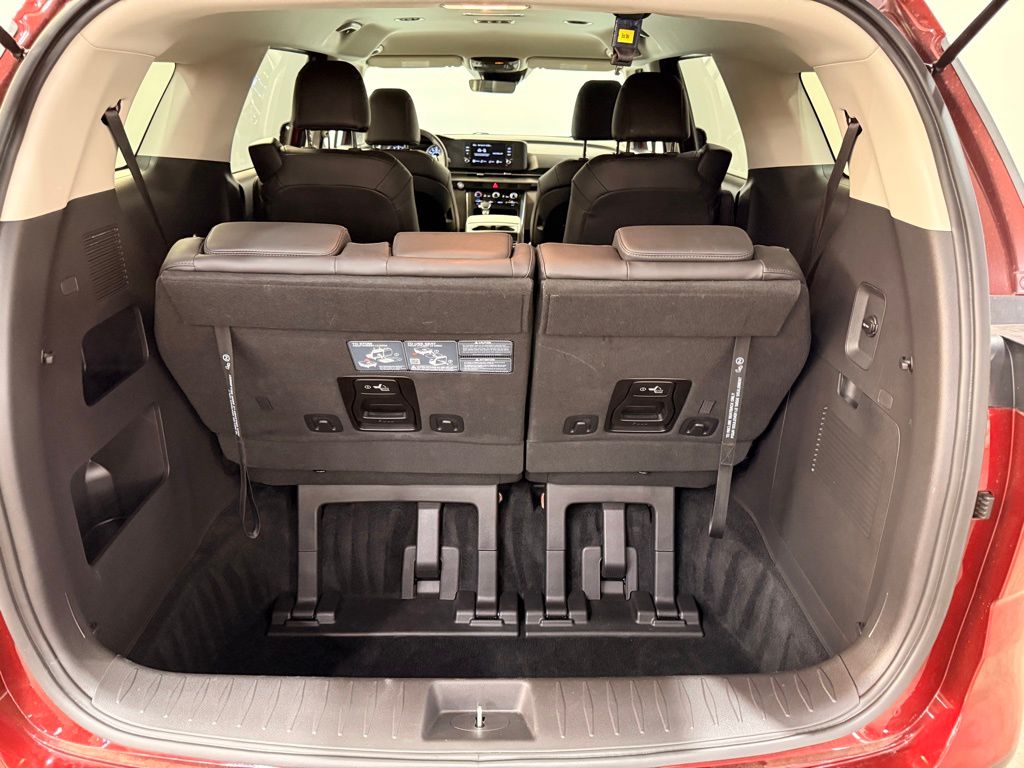 2024 Kia Carnival LX