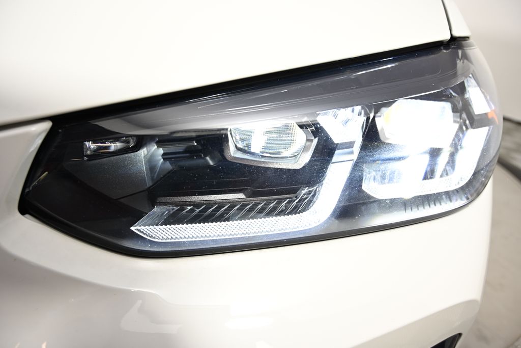 Thumbnail: 2023 BMW X4 - 9