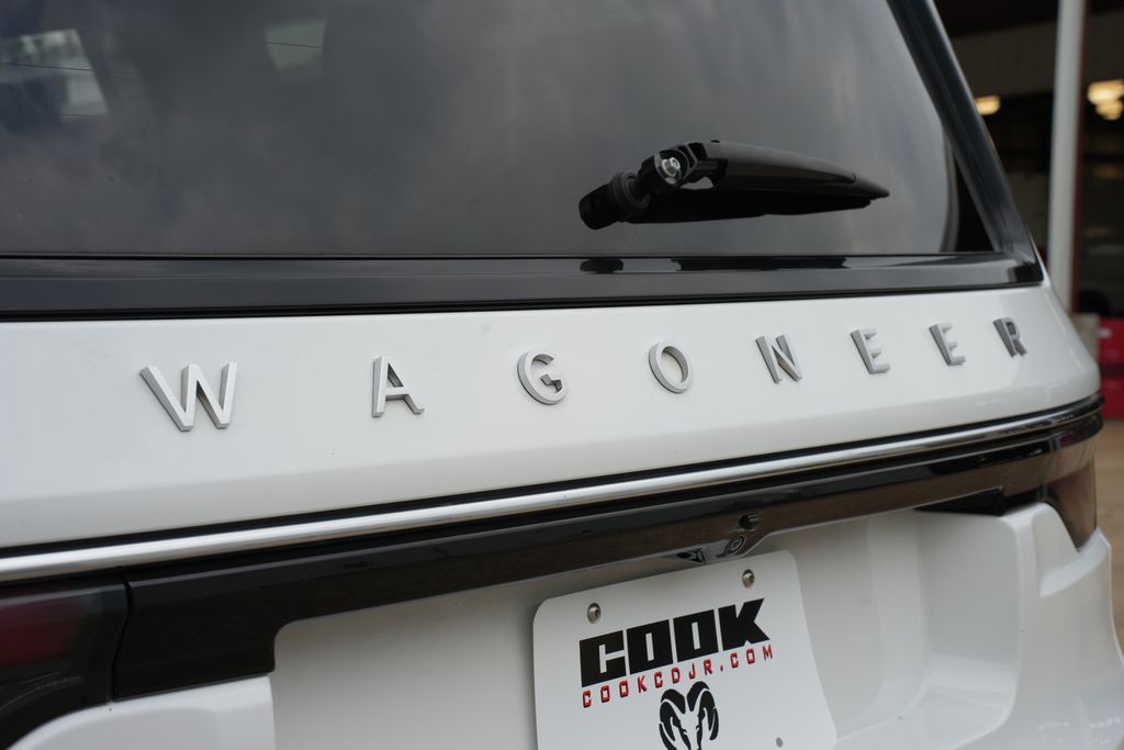 2024 Jeep Wagoneer Series III White at River Oaks CDJR