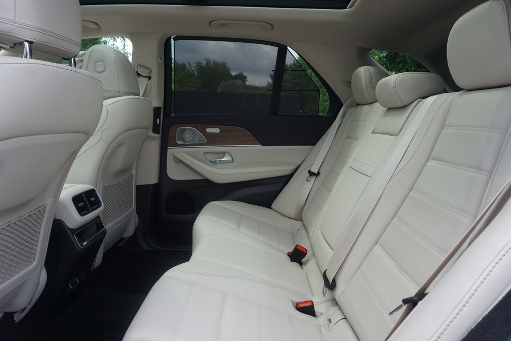 Thumbnail: 2026 Mercedes-Benz GLE - 13