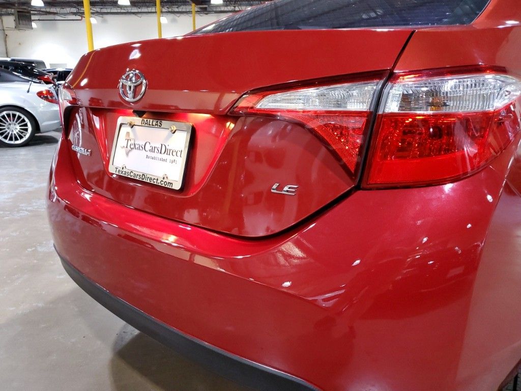 2015 Toyota Corolla LE 38