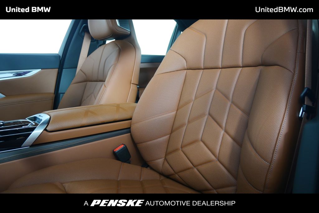 Thumbnail: 2025 BMW 7 Series - 11