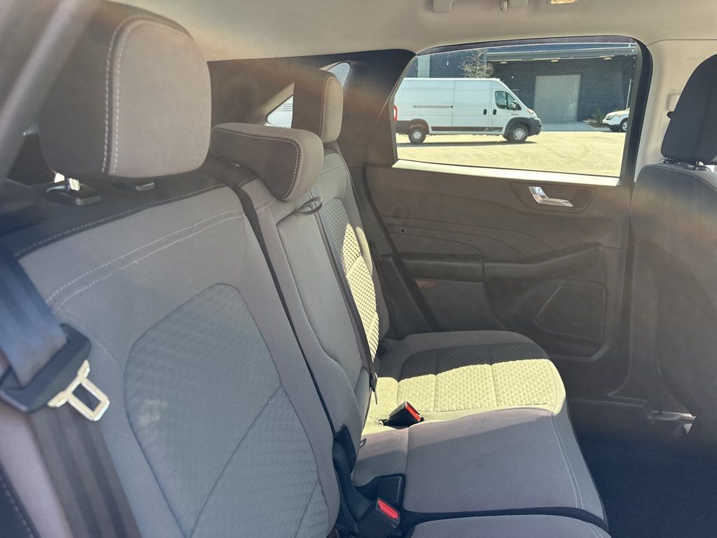 2021 Carbonized Gray Metallic Ford Escape SE FWD SUV