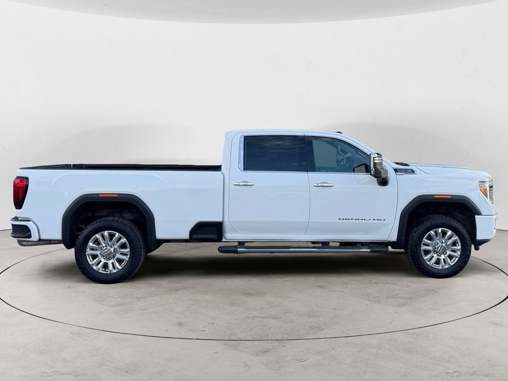 Used 2023 White GMC Denali image 8