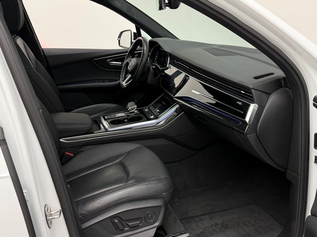 Thumbnail: 2021 Audi Q7 - 16