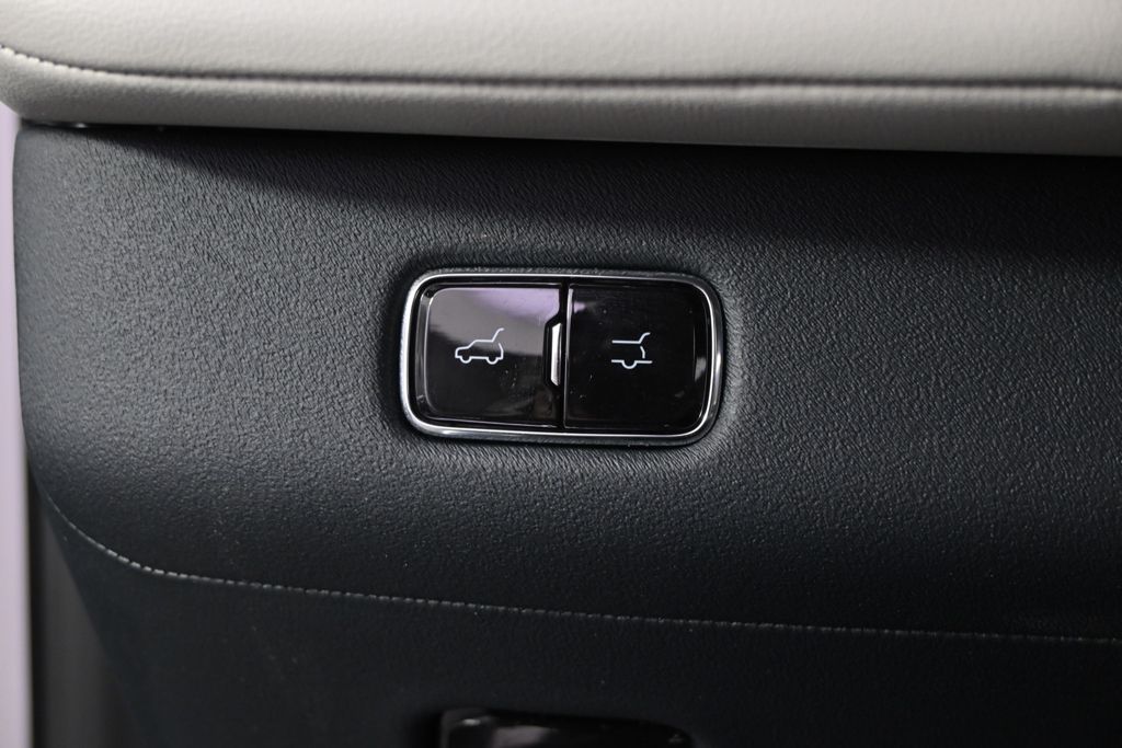 New 2026 White Lincoln Reserve image 25