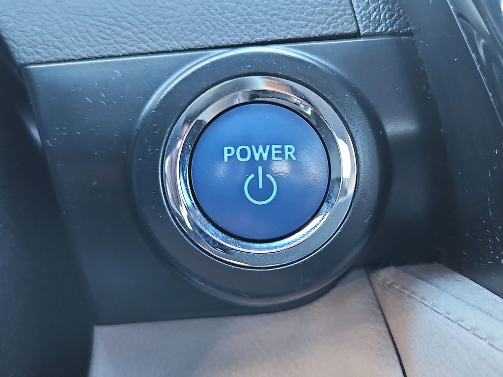 Thumbnail: 2012 Toyota Camry - 22