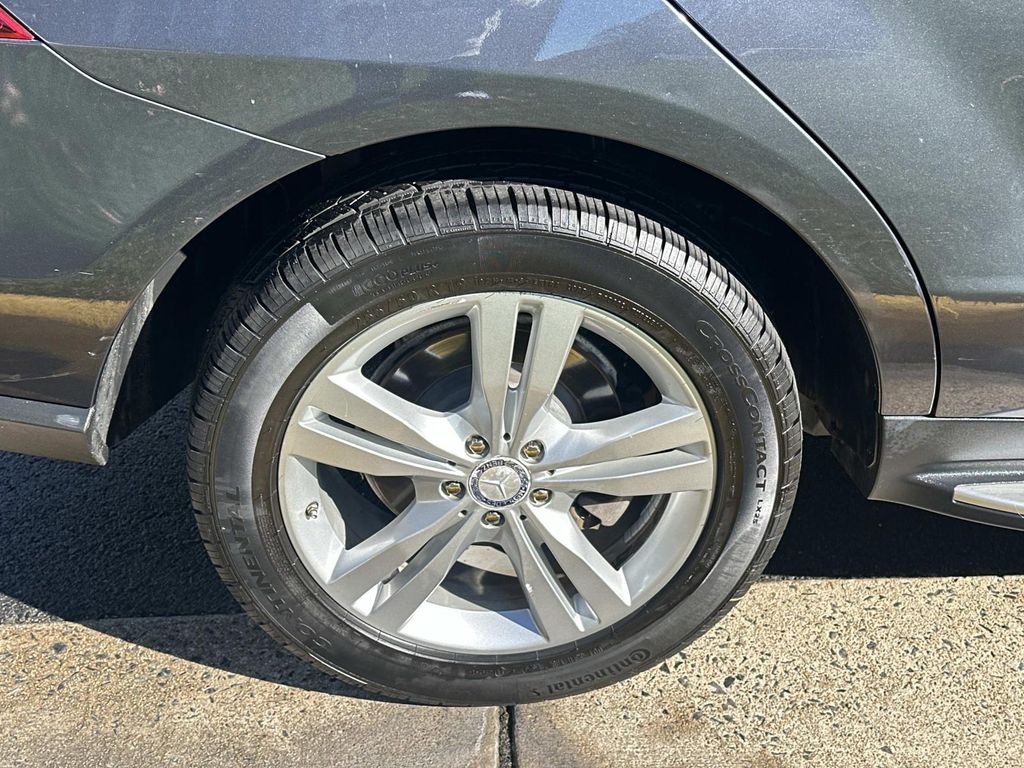 Thumbnail: 2012 Mercedes-Benz M-Class - 16