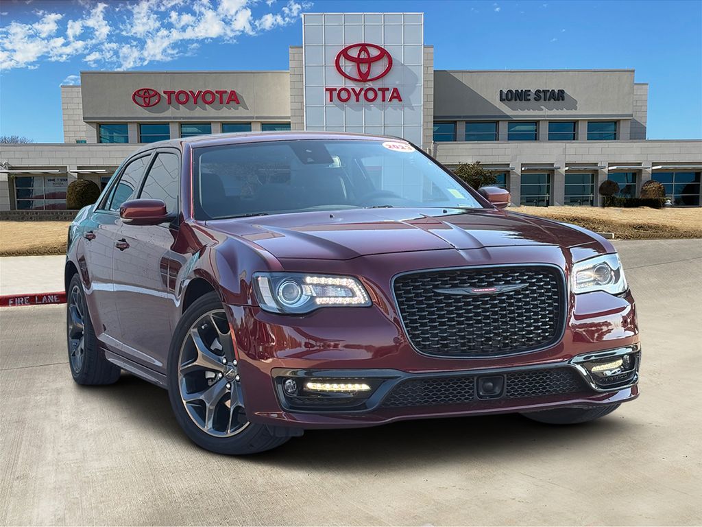2023 Chrysler 300 S V8 RWD