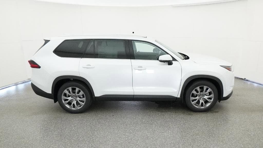 Thumbnail: 2025 Toyota Grand Highlander - 7