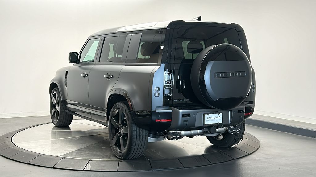 2025 Land Rover Defender 110 3