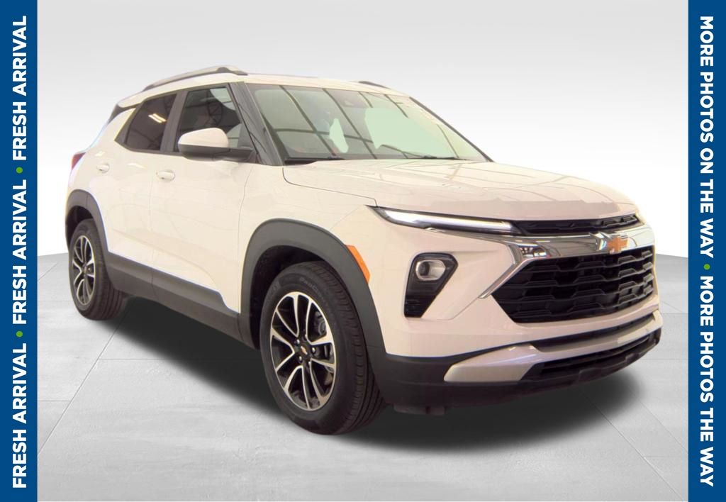 Summit White 2025 Chevrolet Trailblazer SUV / Crossover Front-Wheel Drive Continuously Variable Transmission