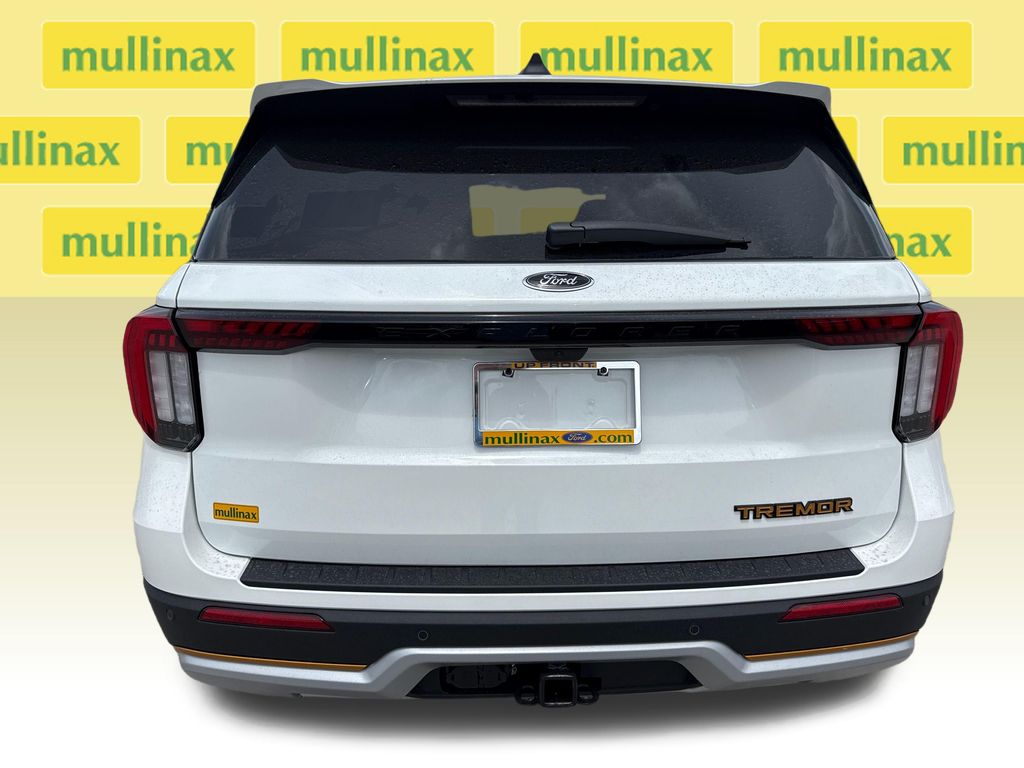 New 2026 White Ford Tremor image 14