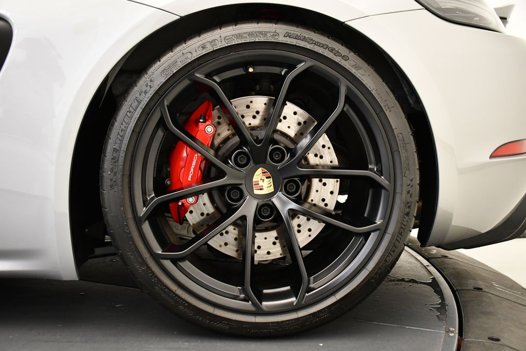 Thumbnail: 2021 Porsche  - 17