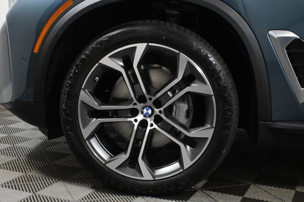 Thumbnail: 2026 BMW X5 - 12