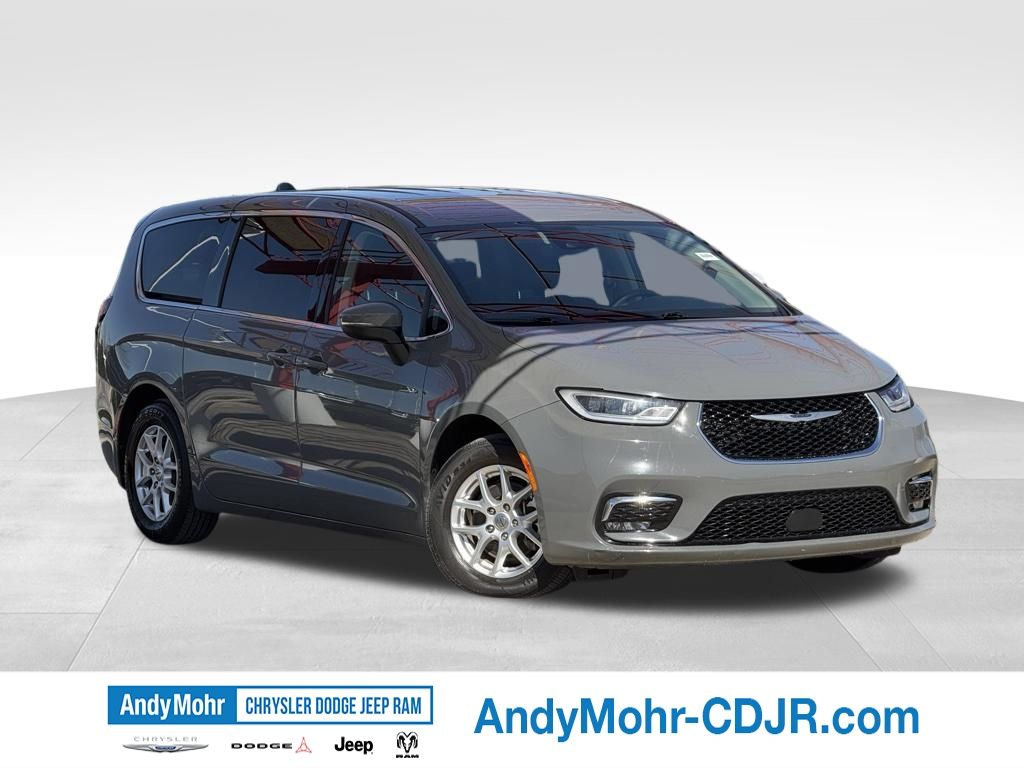 Ceramic Gray Clearcoat 2023 Chrysler Pacifica Touring L FWD Minivan Front-Wheel Drive 9-Speed Automatic