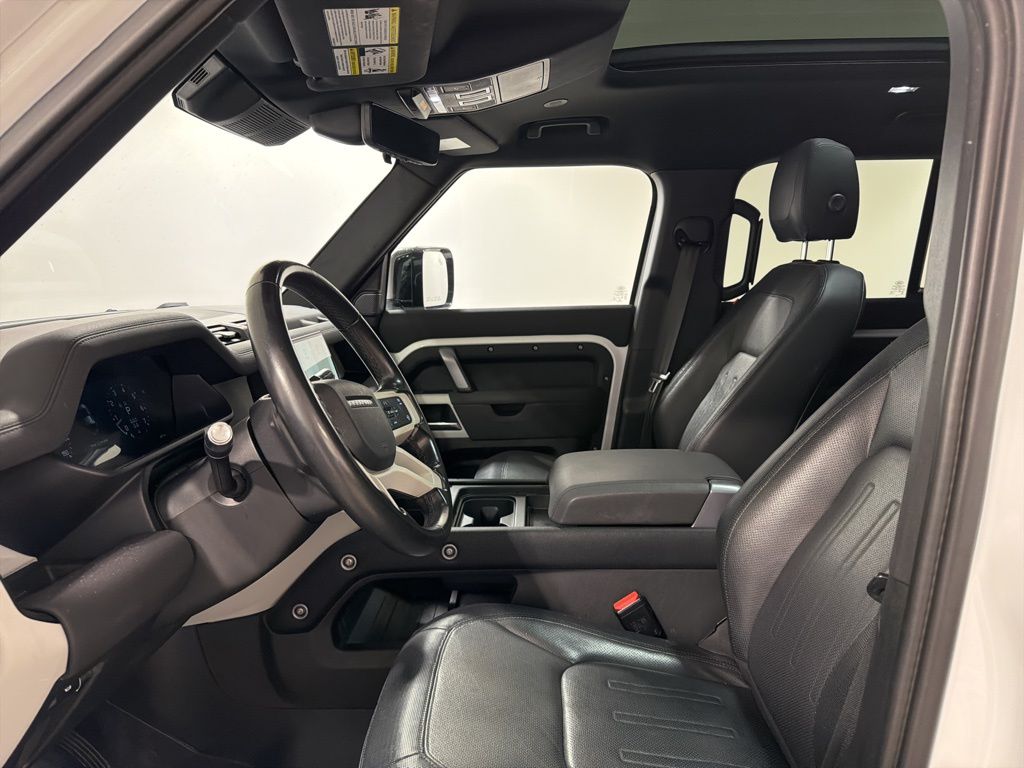 Certified Used 2022 White Land Rover X-Dynamic SE image 11