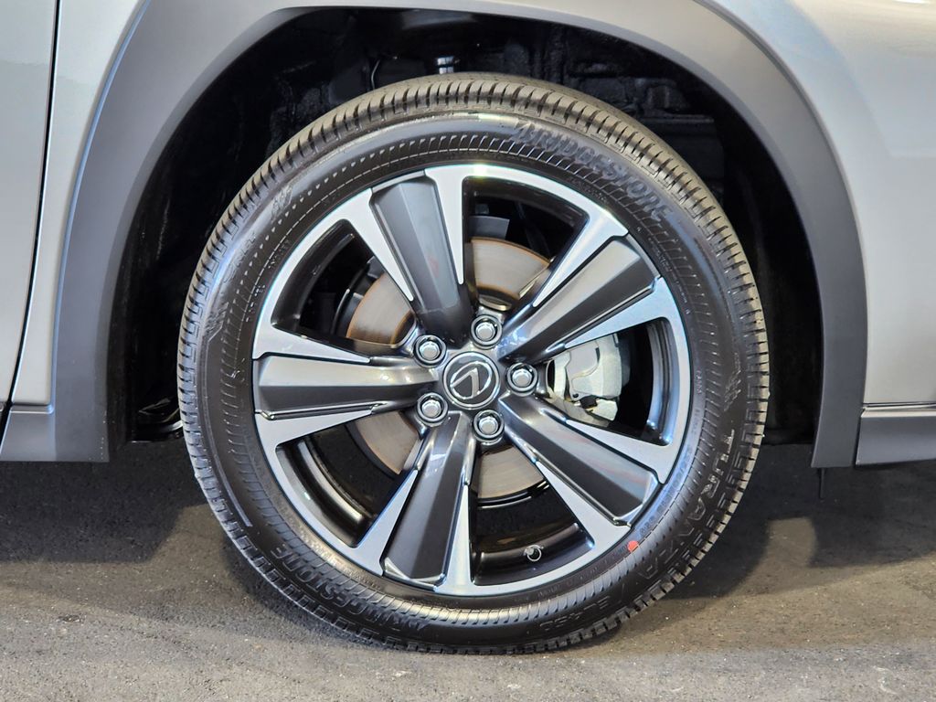 Thumbnail: 2026 Lexus UX - 4