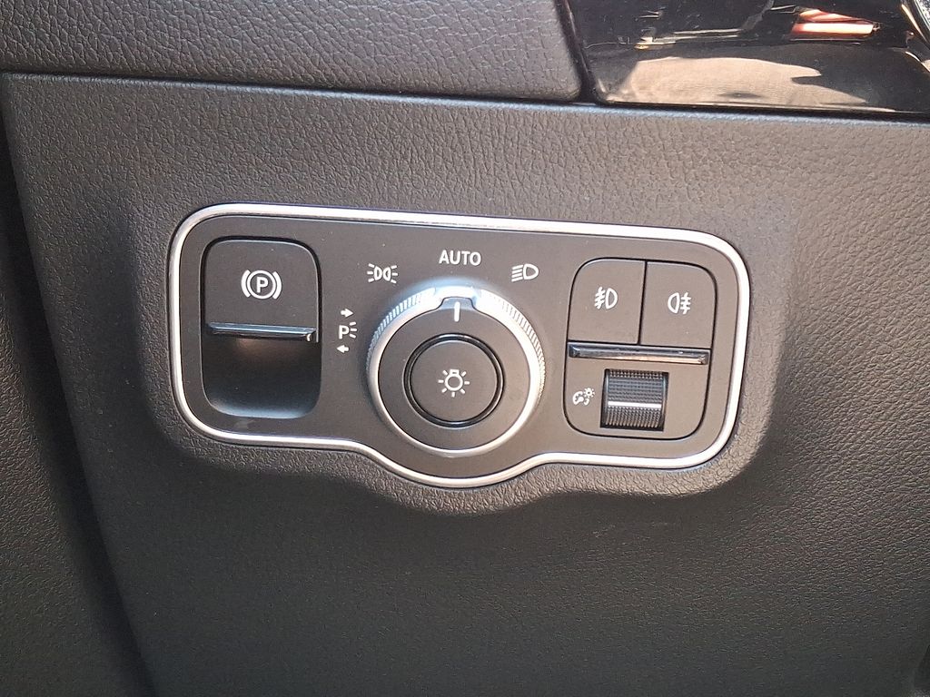 Thumbnail: 2025 Mercedes-Benz GLA - 23