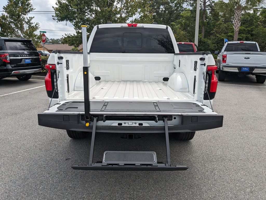 2025 Ford F-150 Lightning Platinum