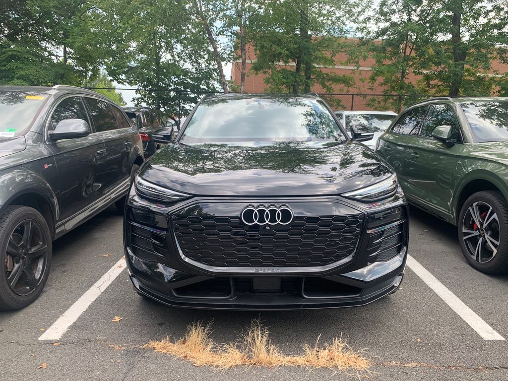 Thumbnail: 2025 Audi Q6 e-tron - 2