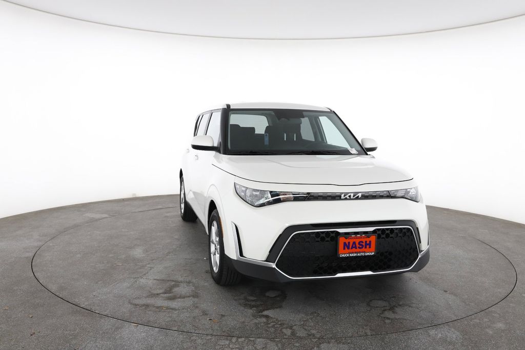 View vehicle photo 3