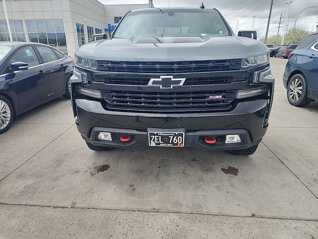 View vehicle photo 3