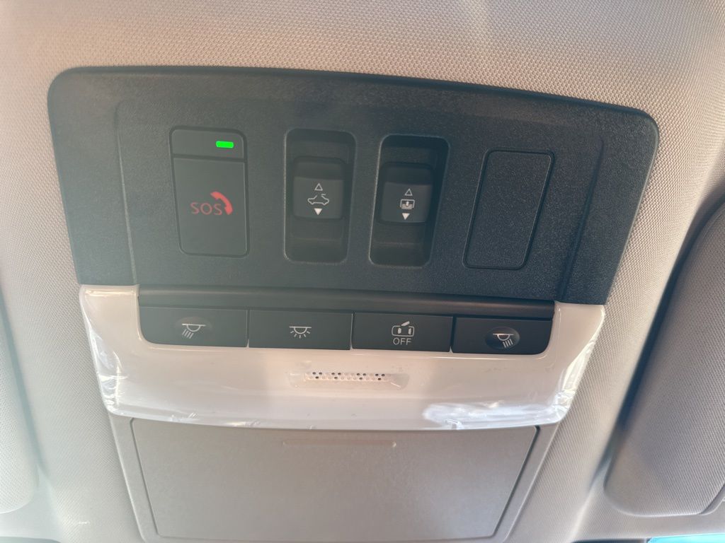2025 Boulder Gray Pearl Nissan Pathfinder Platinum FWD SUV