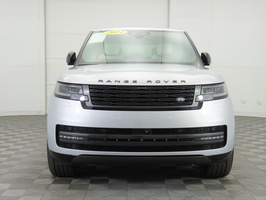 2024 Land Rover Range Rover SE 2