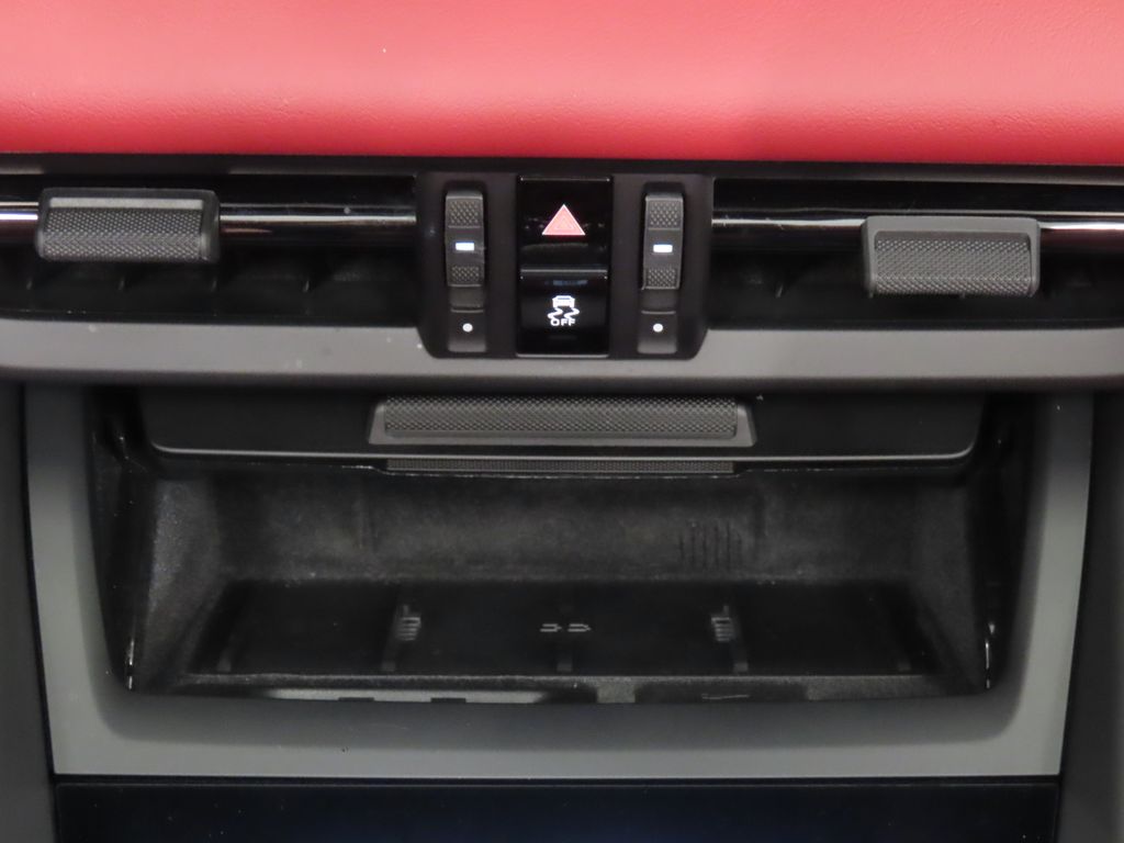 Thumbnail: 2025 Porsche Macan - 29