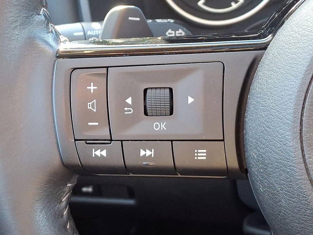 Thumbnail: 2022 Nissan Rogue - 22