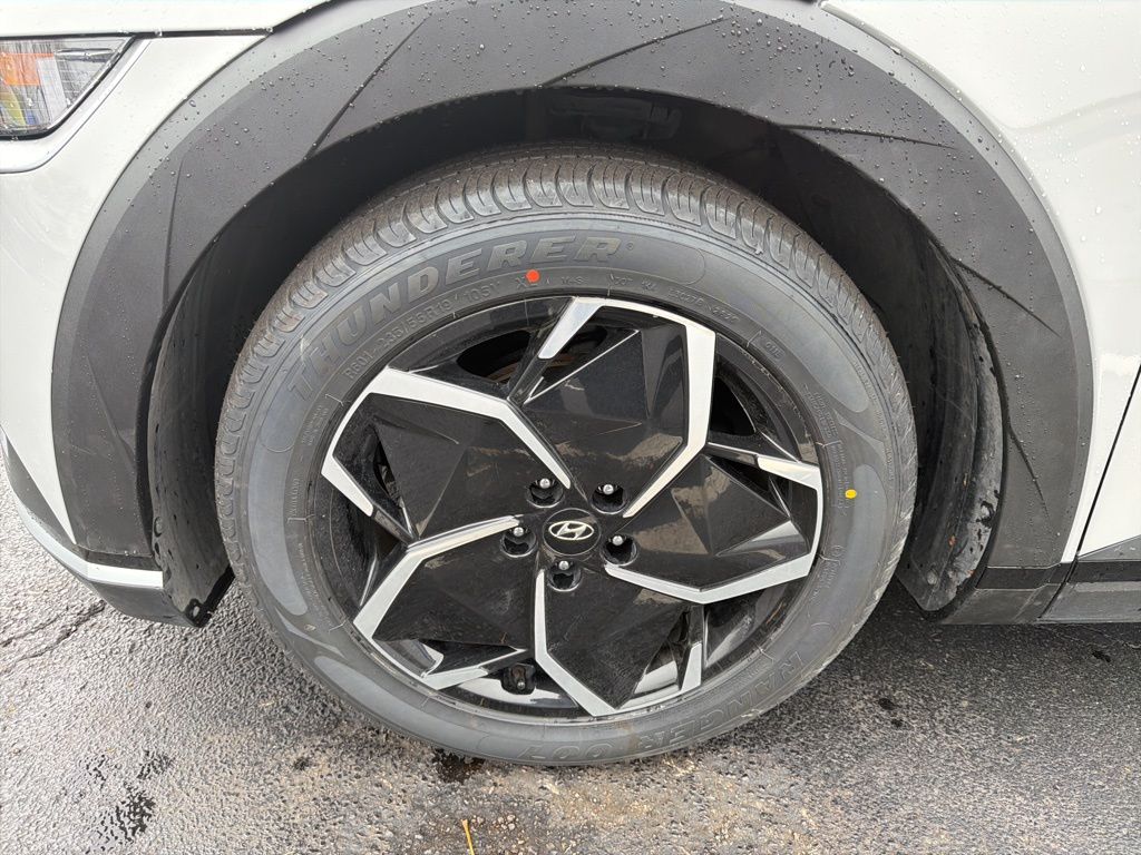 Thumbnail: 2024 Hyundai Ioniq 5 - 10