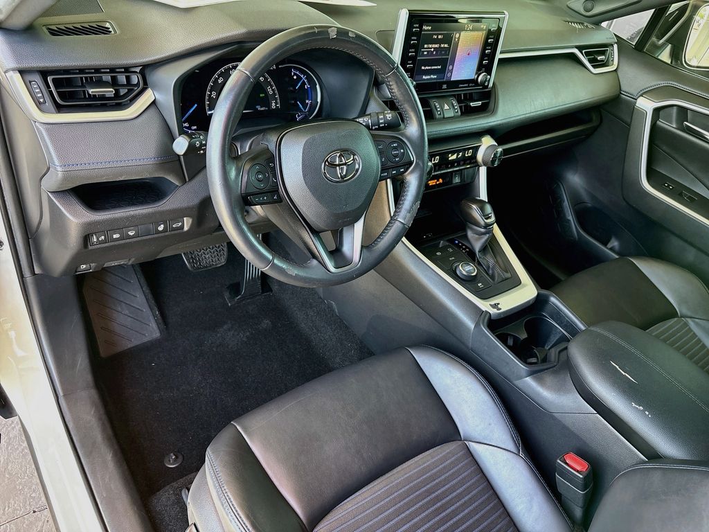 Thumbnail: 2020 Toyota RAV4 - 9
