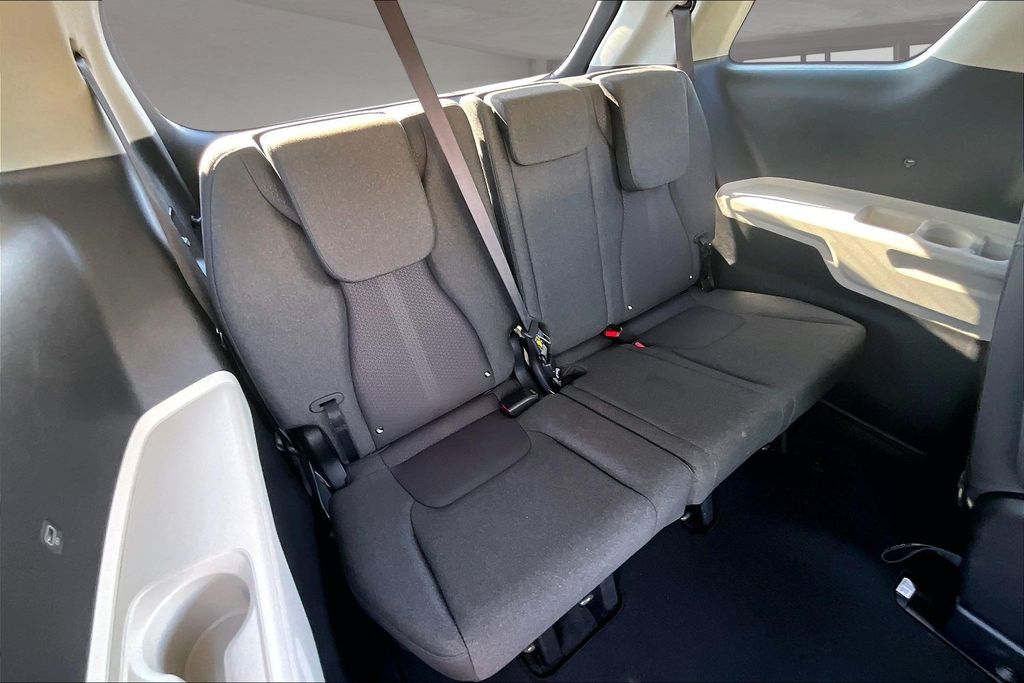 Used 2024 Kia Carnival Van