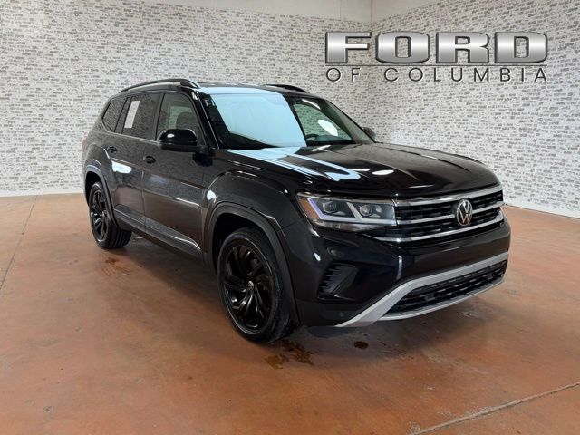 Deep Black Pearl 2022 Volkswagen Atlas SUV / Crossover Front-Wheel Drive 8-Speed Automatic