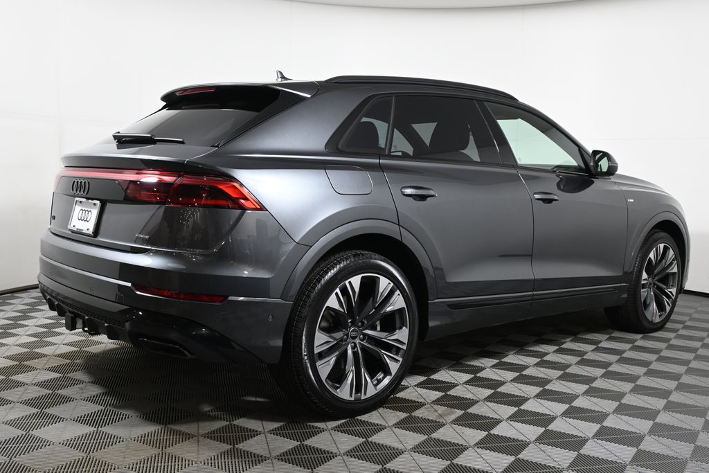 Thumbnail: 2026 Audi Q8 - 7