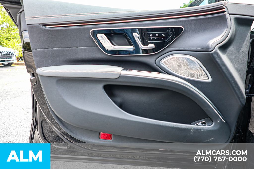 Used 2023 Black Mercedes-Benz 580 image 41