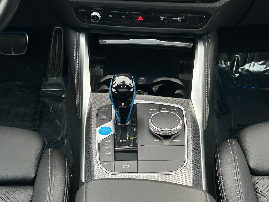 Thumbnail: 2023 BMW i4 - 27