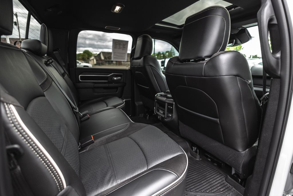 2025 Ram 3500 Laramie thumbnail 35