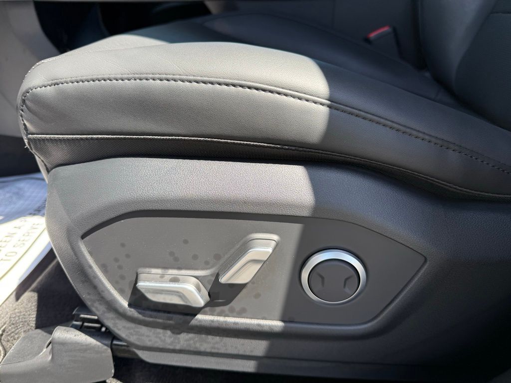 Thumbnail: 2025 Hyundai Santa Fe - 15