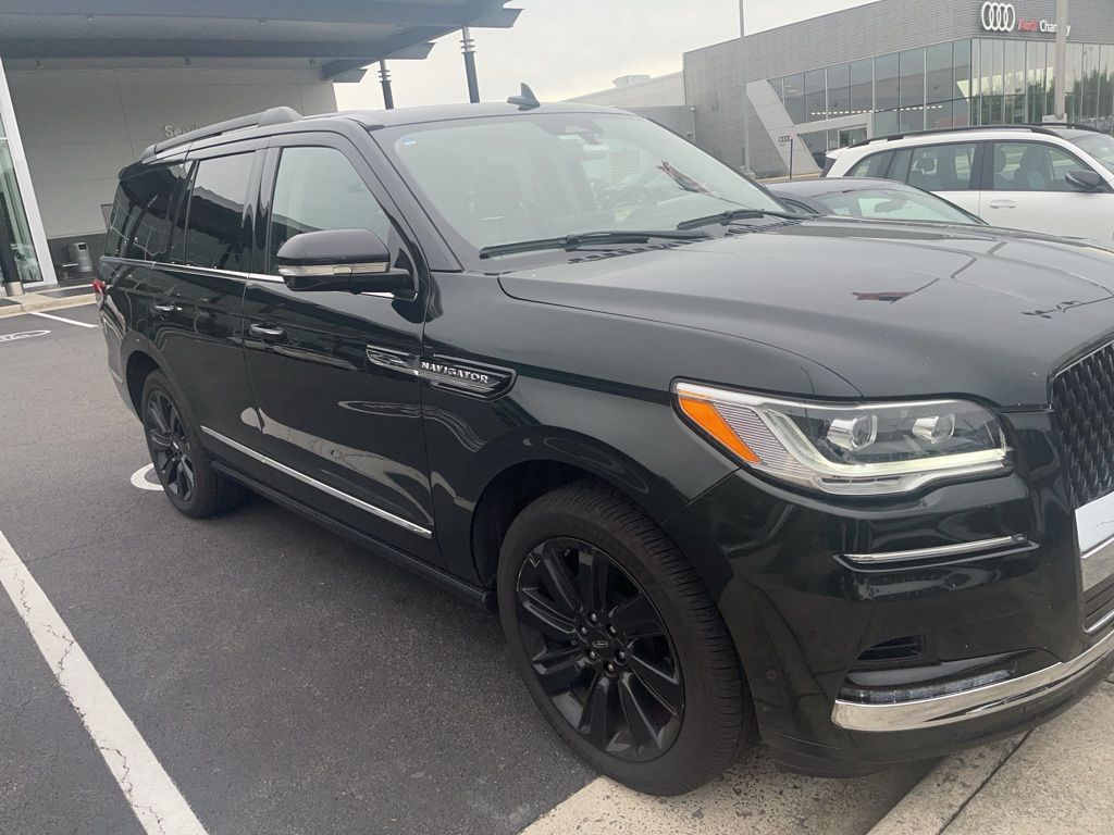 Thumbnail: 2022 Lincoln Navigator - 2