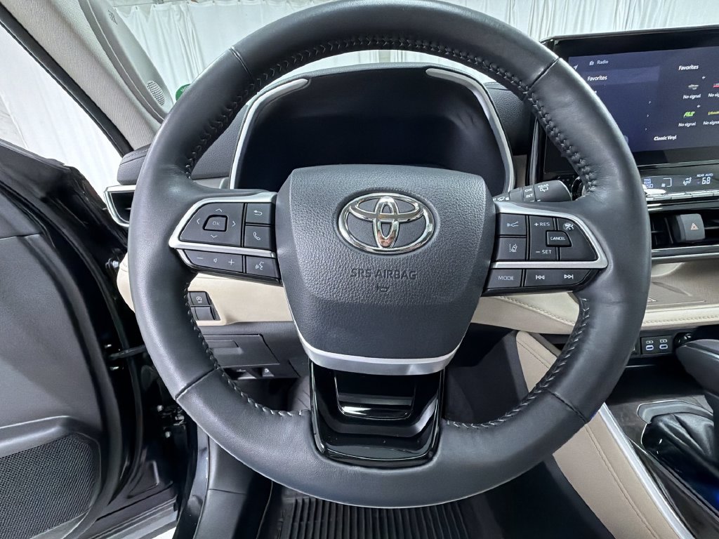 Used 2024 Toyota Highlander SUV