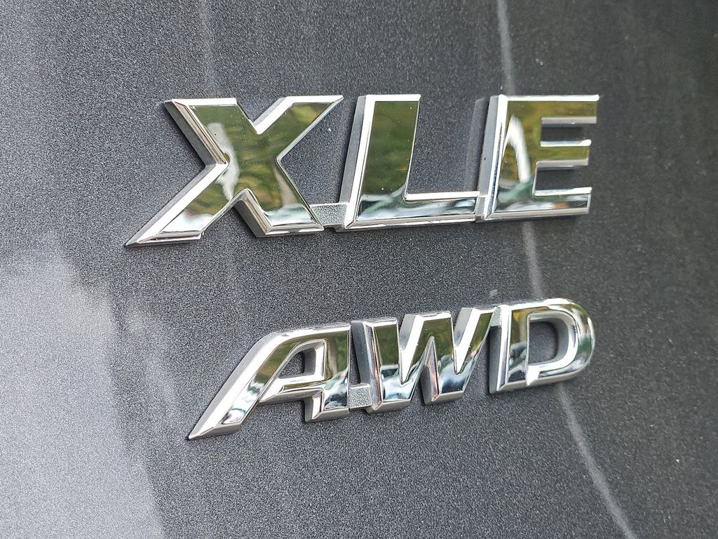 Thumbnail: 2019 Toyota RAV4 - 32