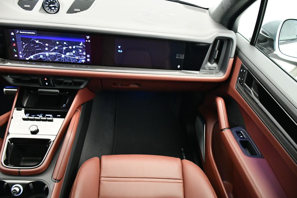 Thumbnail: 2026 Porsche Cayenne - 25