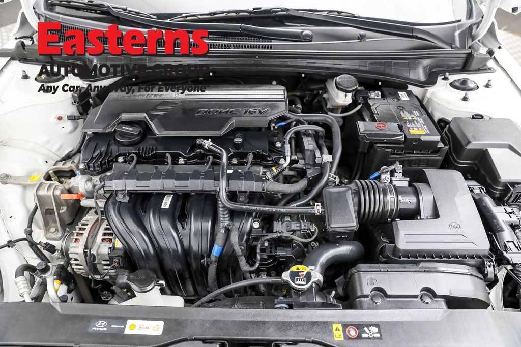 Used 2024 White Hyundai Limited image 7