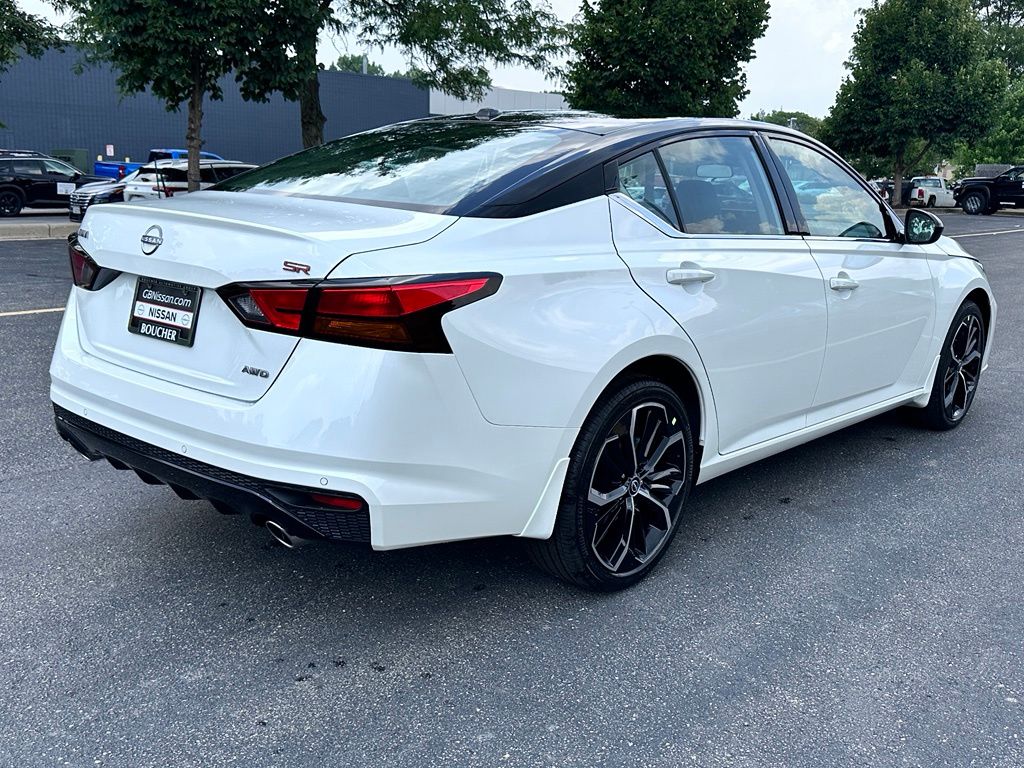 New 2026 Pearl White/Super Black Nissan 2.5 SR image 3