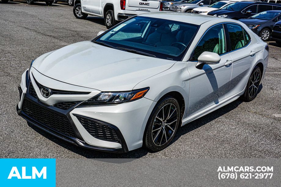 2023 Toyota Camry SE photo 9