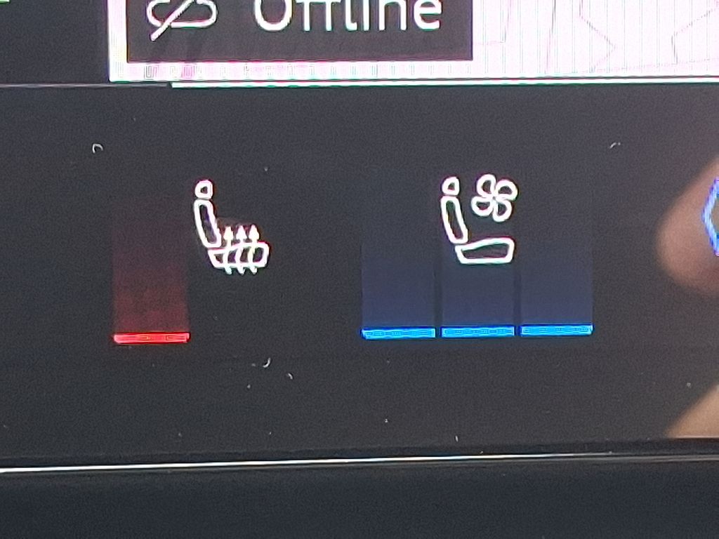 Thumbnail: 2025 Audi Q6 e-tron - 22