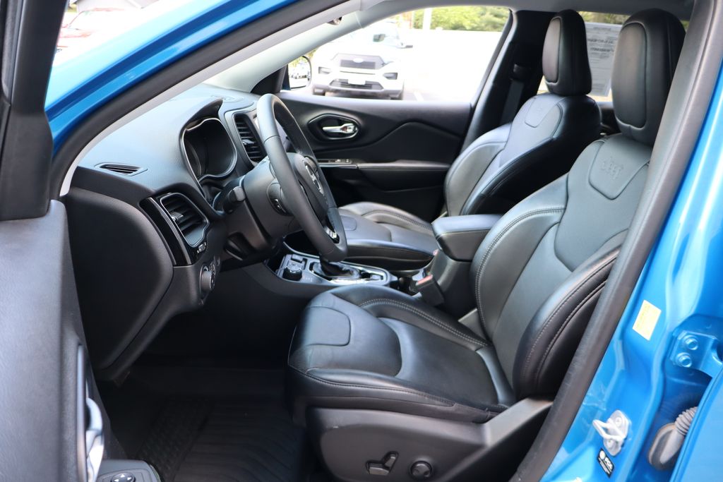used 2023 Jeep Cherokee car, priced at $24,800